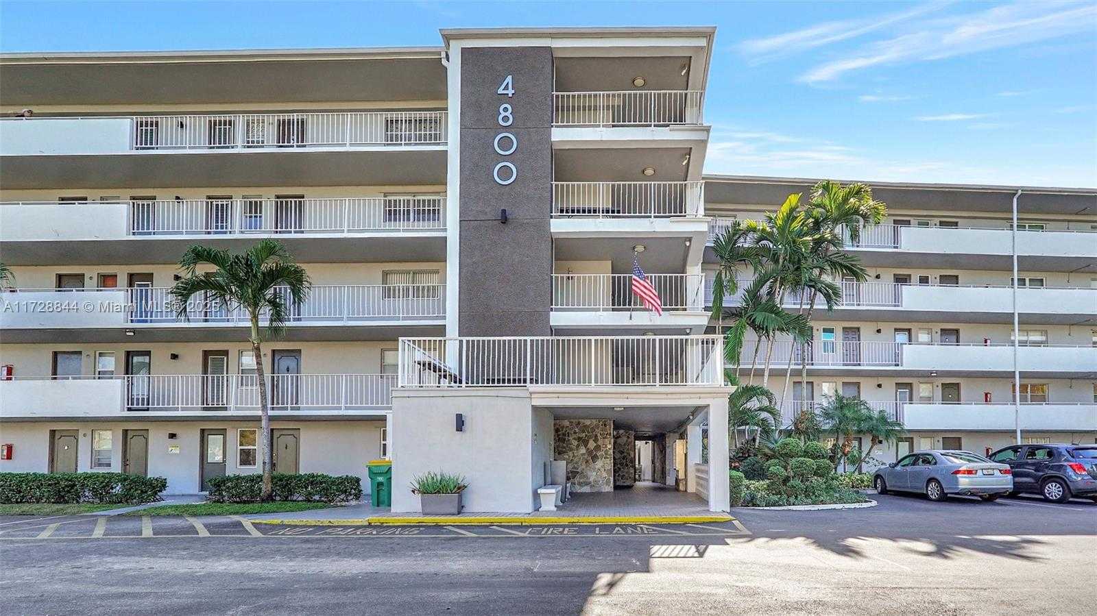 Small Image of 4800 HILLCREST LN #301, Hollywood Number 4