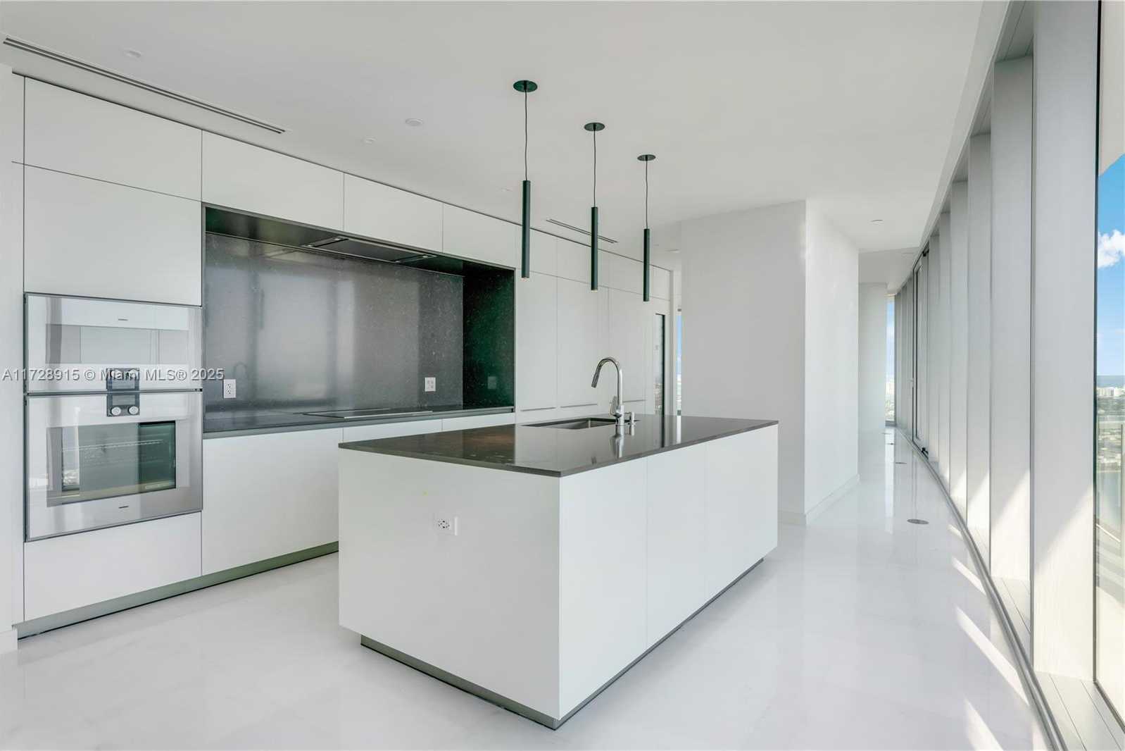 Small Image of Miami Number 12