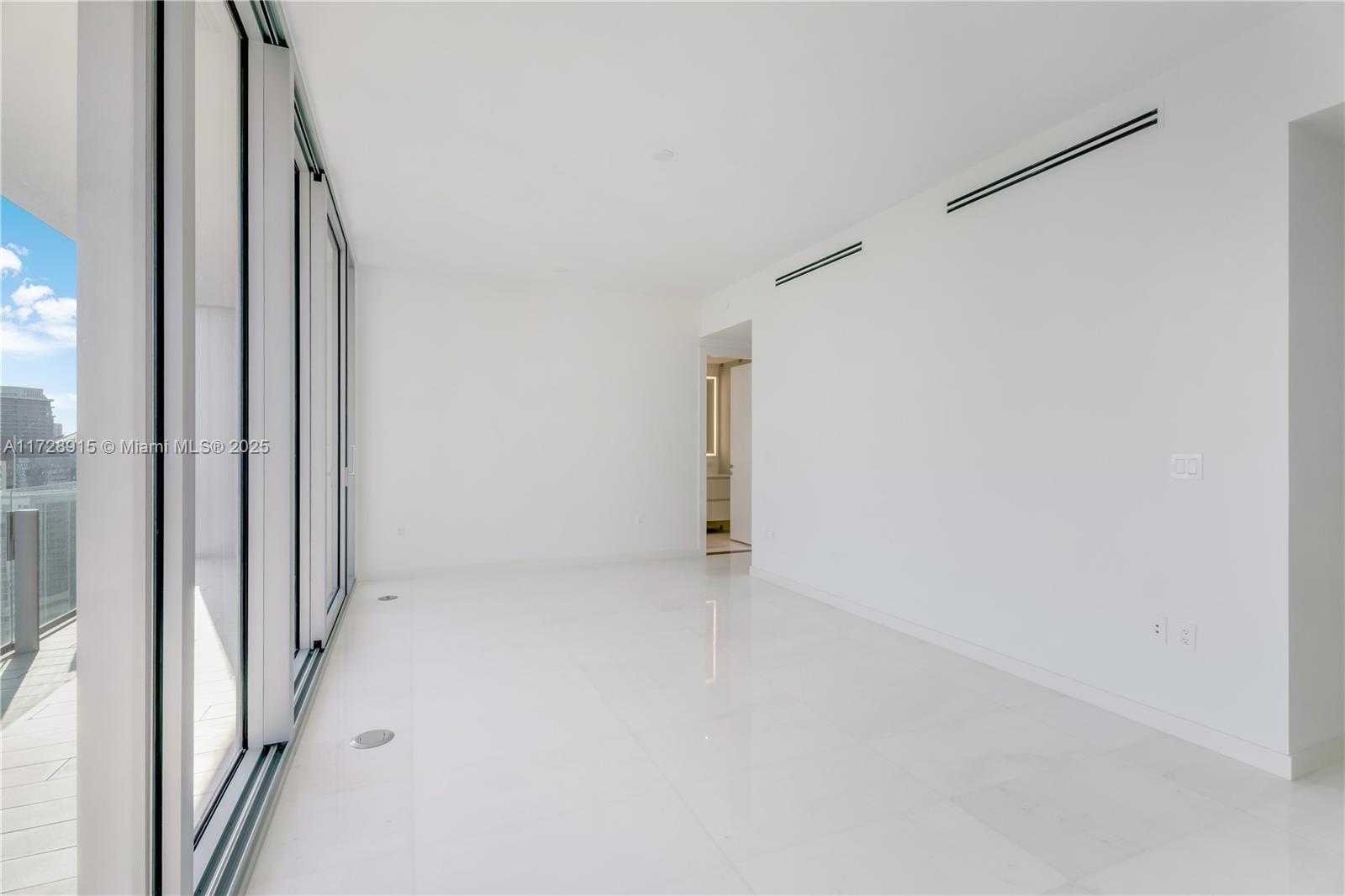 Small Image of Miami Number 22