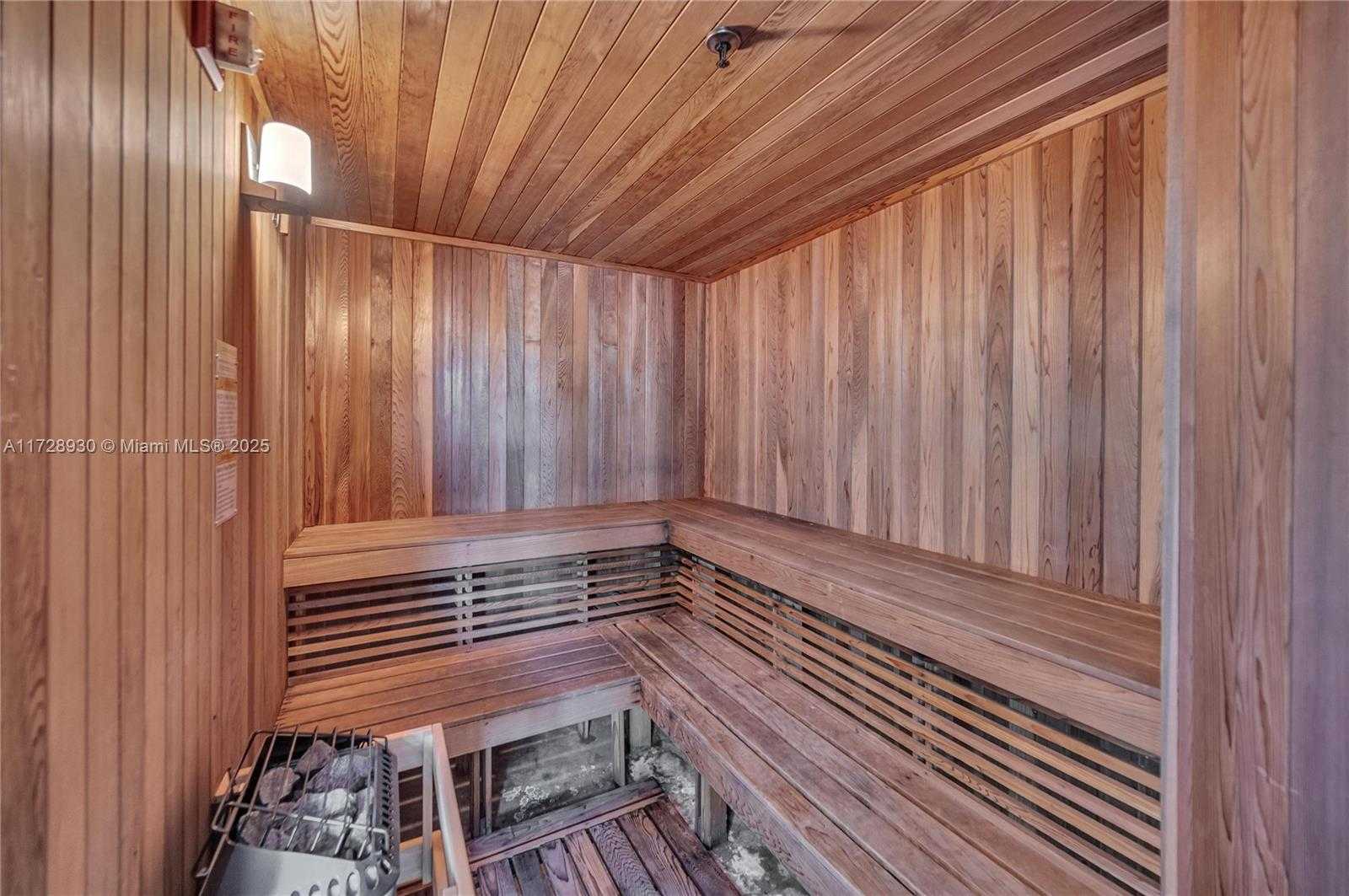 Small Image of 1621 BAY RD #508, Miami Beach Number 18