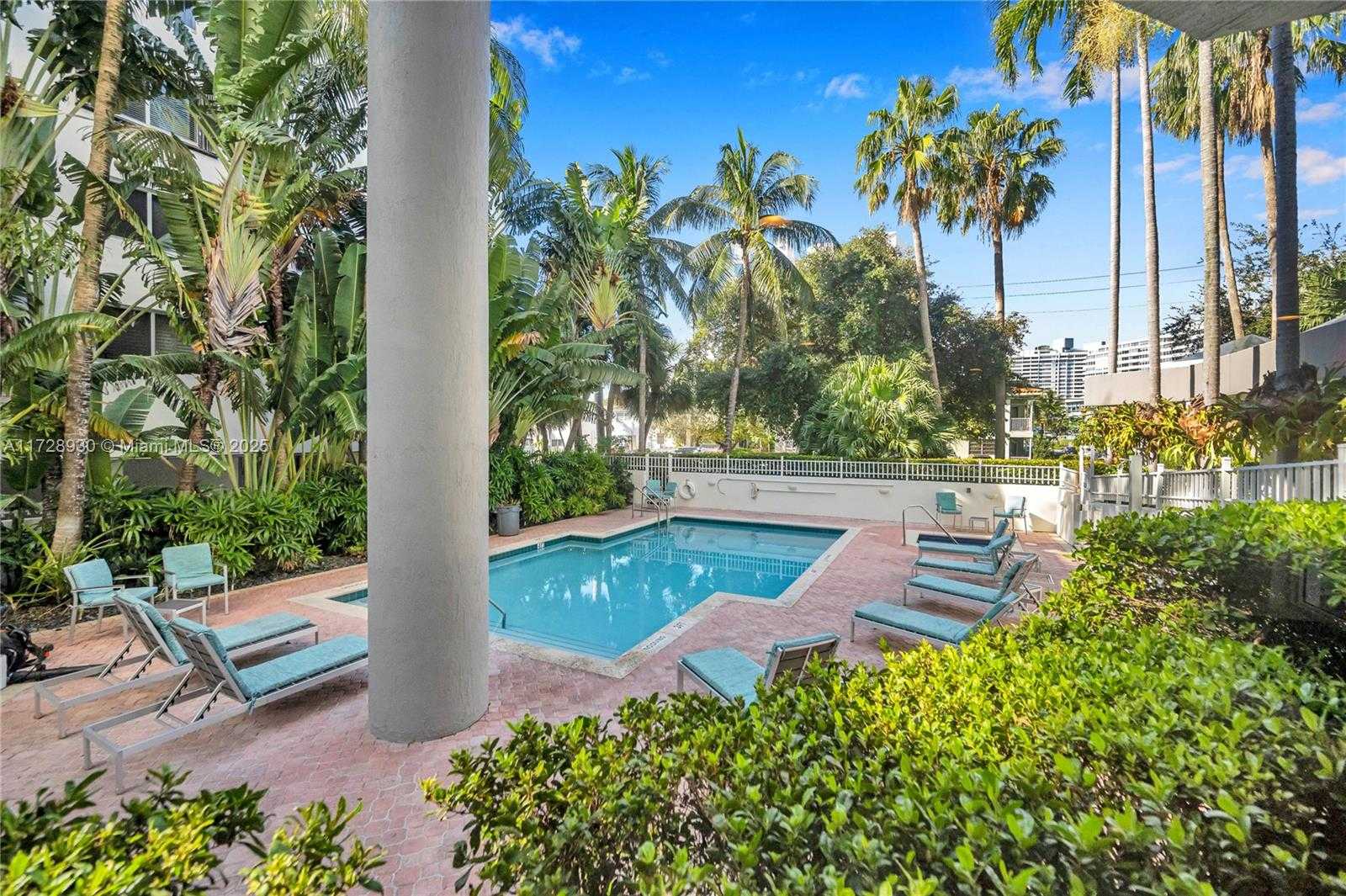 Small Image of 1621 BAY RD #508, Miami Beach Number 19