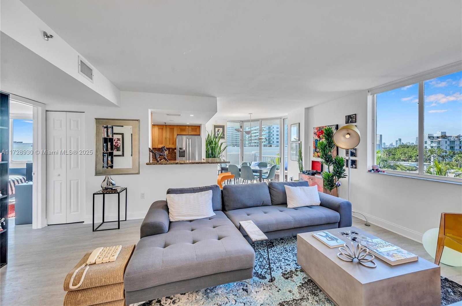 Small Image of 1621 BAY RD #508, Miami Beach Number 3