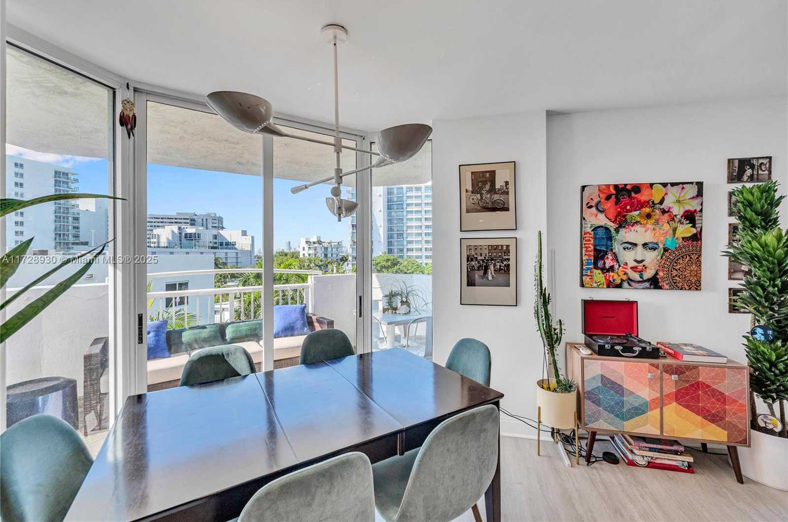 Small Image of 1621 BAY RD #508, Miami Beach Number 5