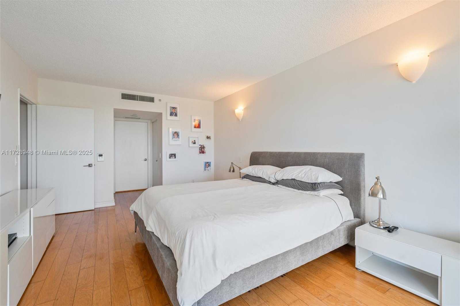Small Image of 21205 YACHT CLUB DR #805, Aventura Number 19