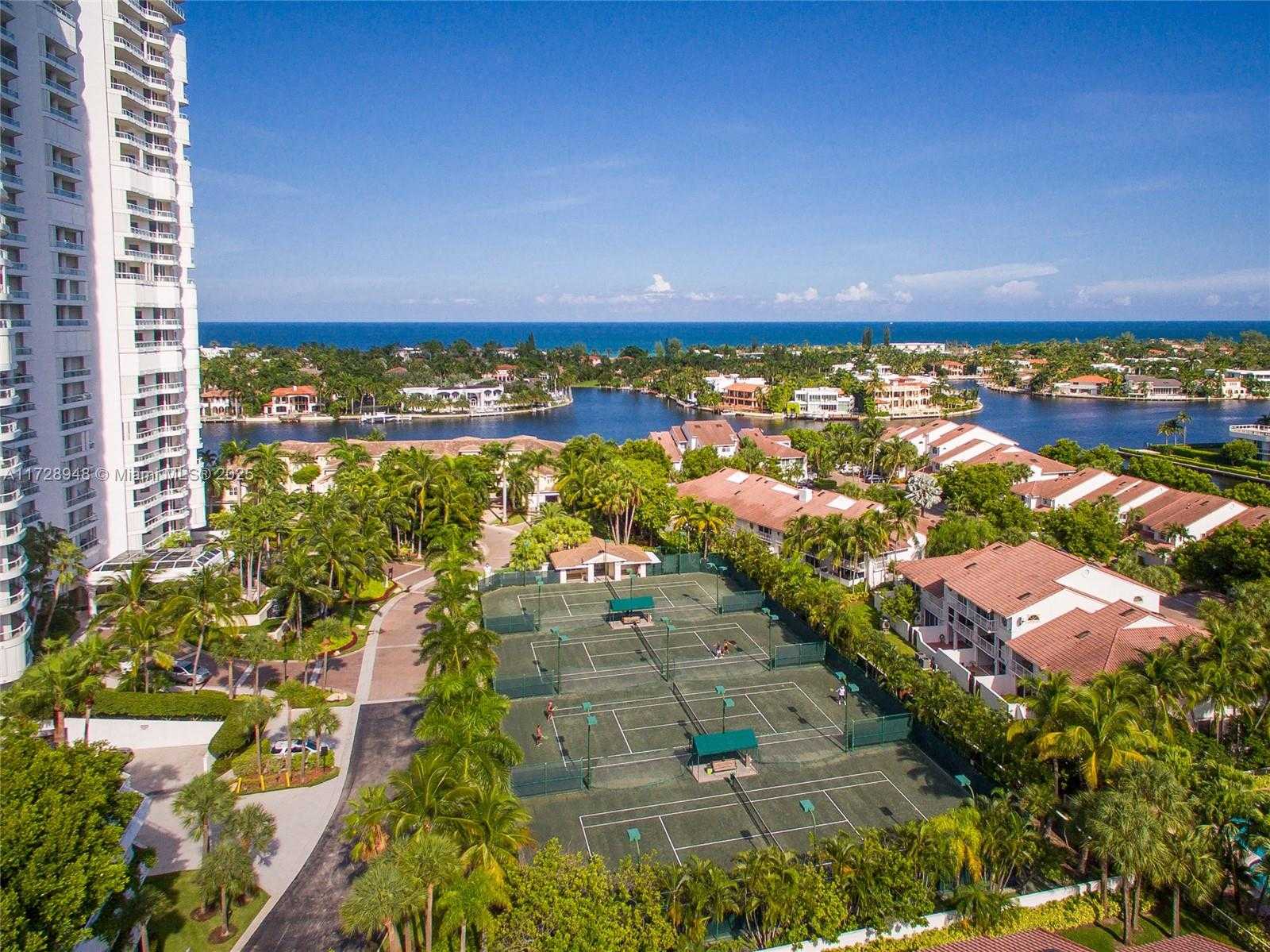 Small Image of 21205 YACHT CLUB DR #805, Aventura Number 31