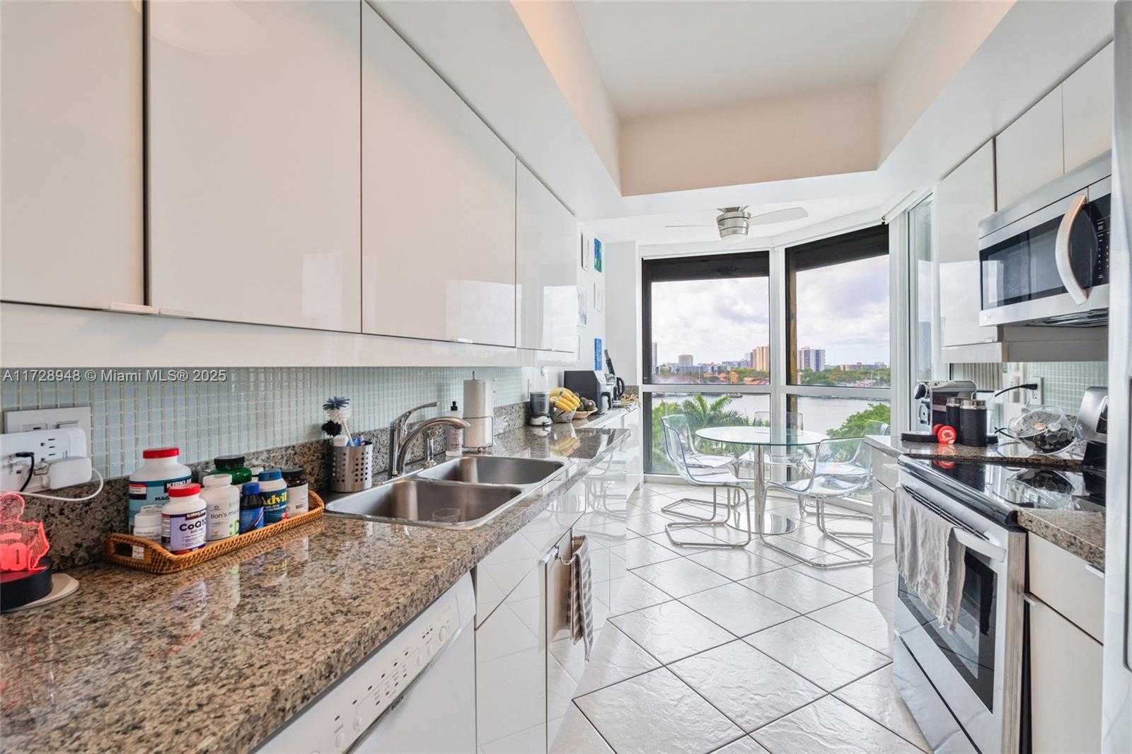 Small Image of 21205 YACHT CLUB DR #805, Aventura Number 8