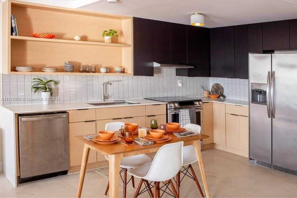 Small Image of 7928 WEST DR #510, North Bay Village Number 3