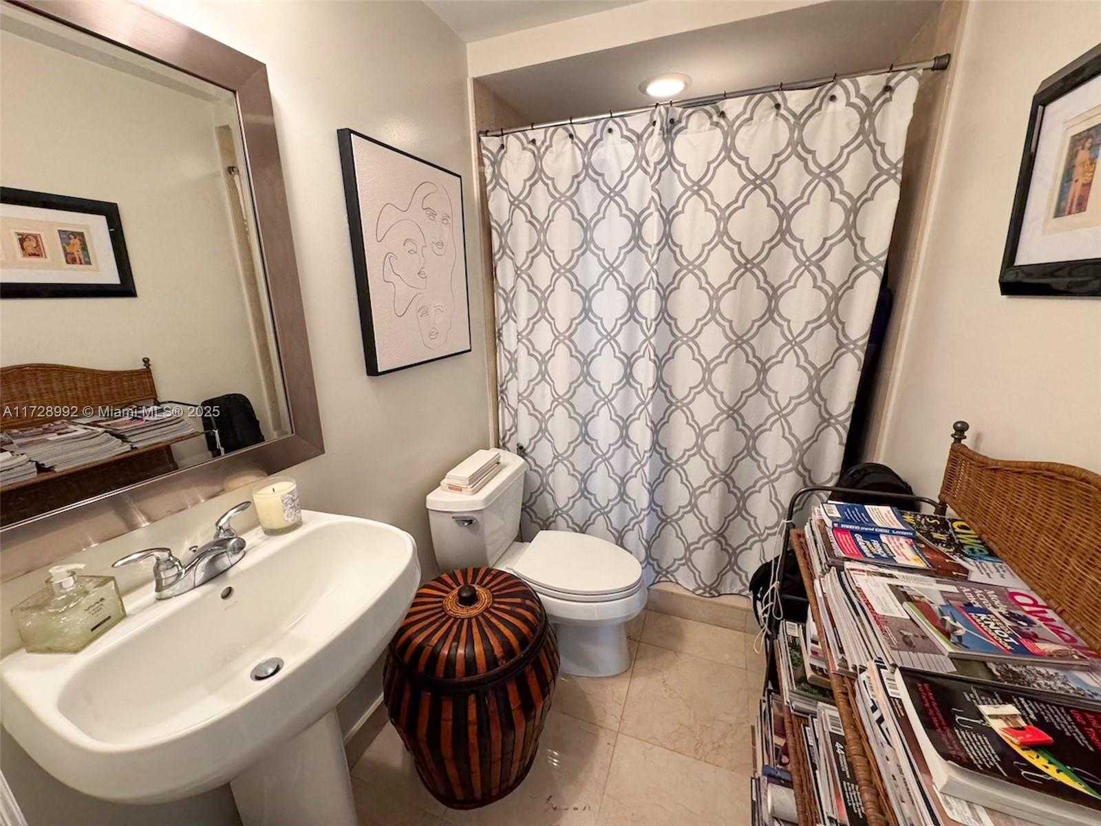 Small Image of 19400 TURNBERRY WAY #412, Aventura Number 13