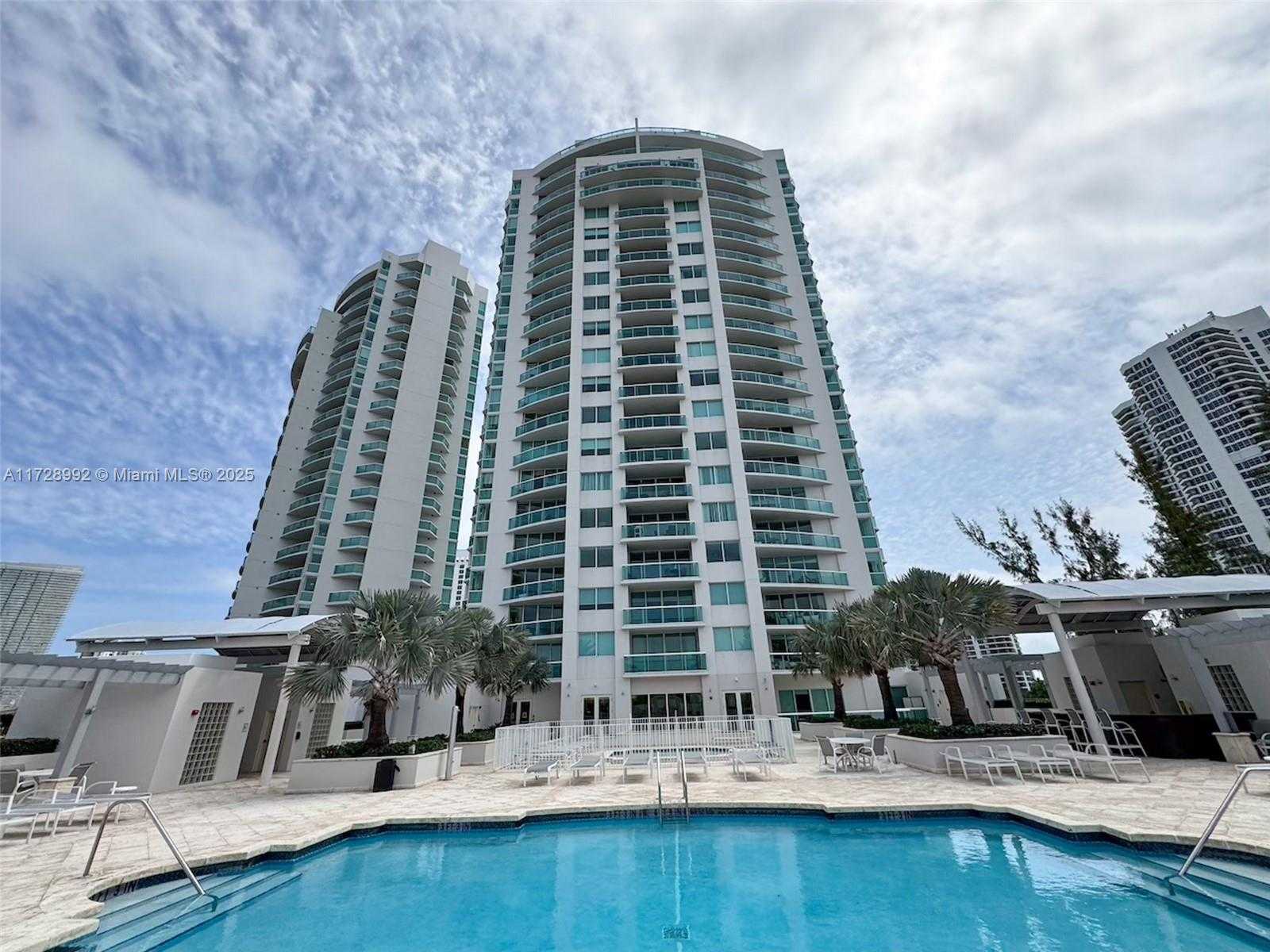 Small Image of 19400 TURNBERRY WAY #412, Aventura Number 15