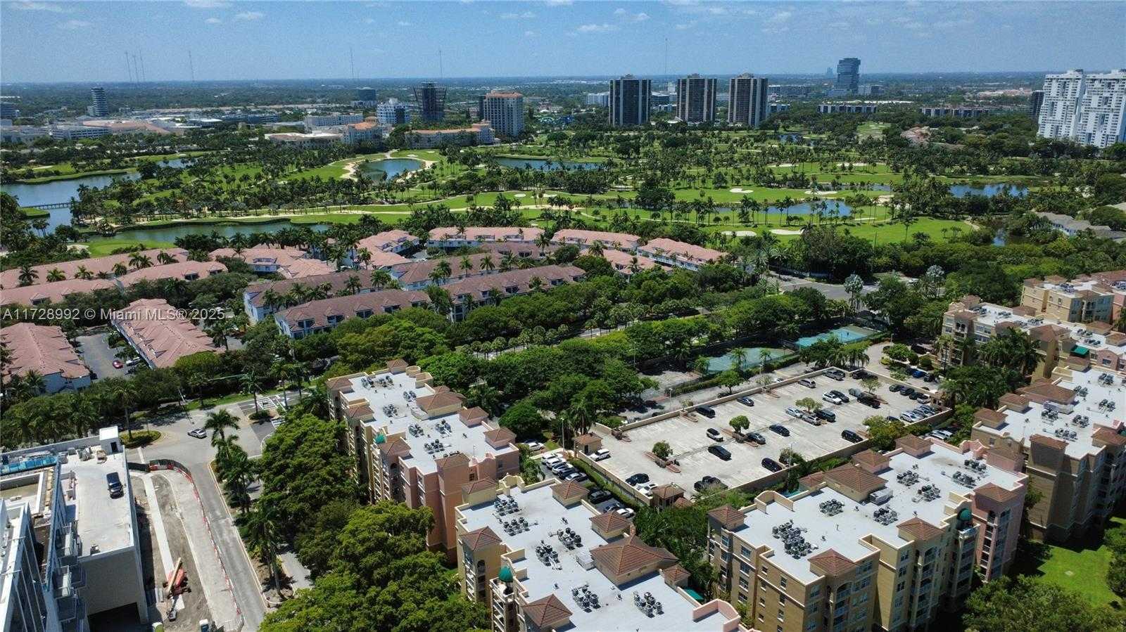 Small Image of 19400 TURNBERRY WAY #412, Aventura Number 28