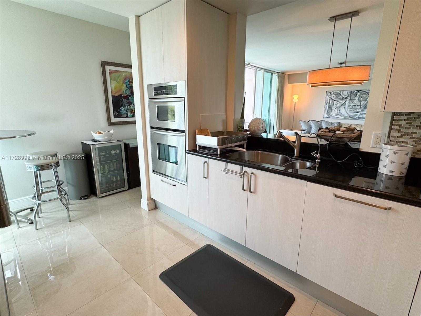 Small Image of 19400 TURNBERRY WAY #412, Aventura Number 6