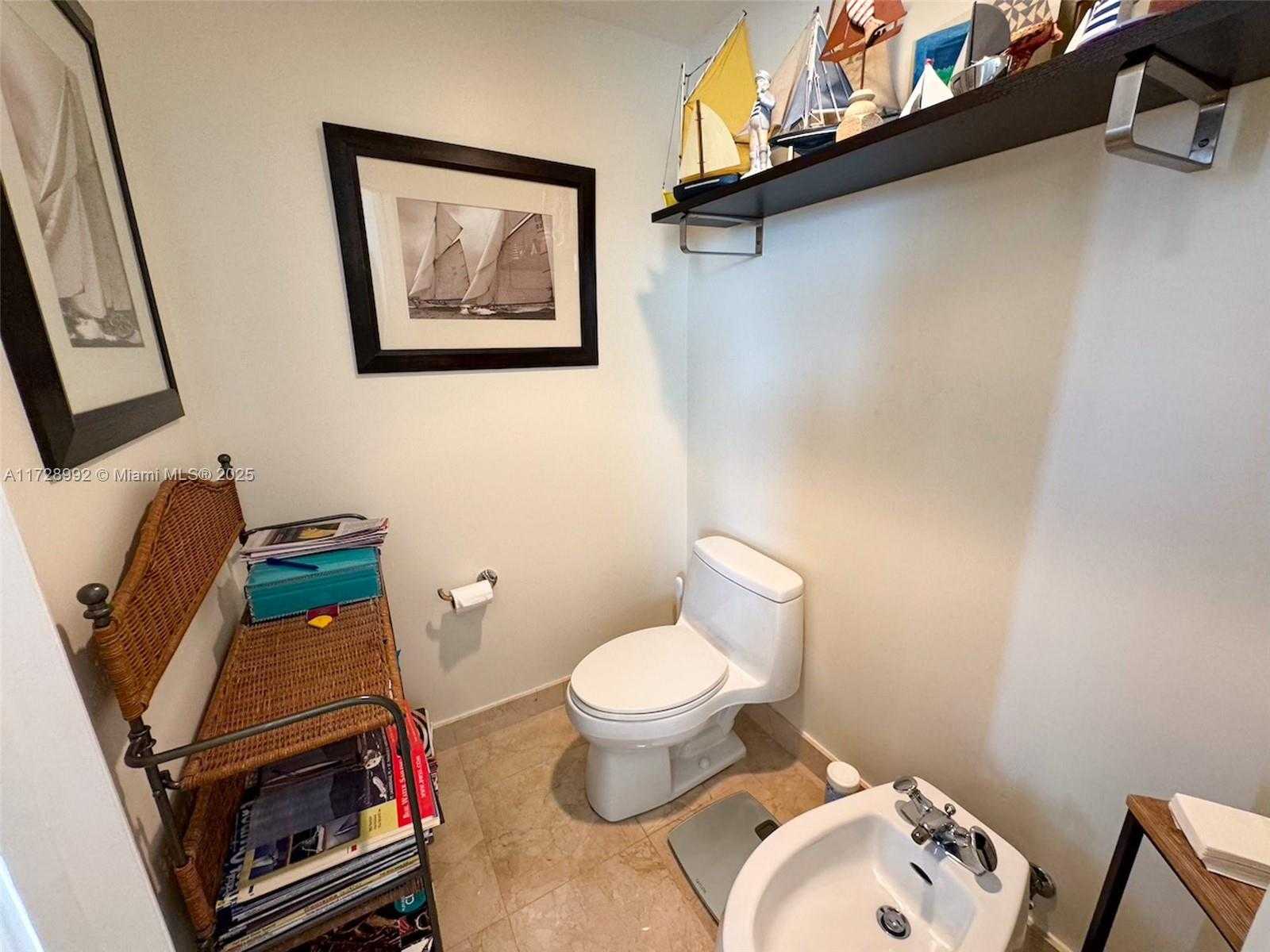 Small Image of 19400 TURNBERRY WAY #412, Aventura Number 9