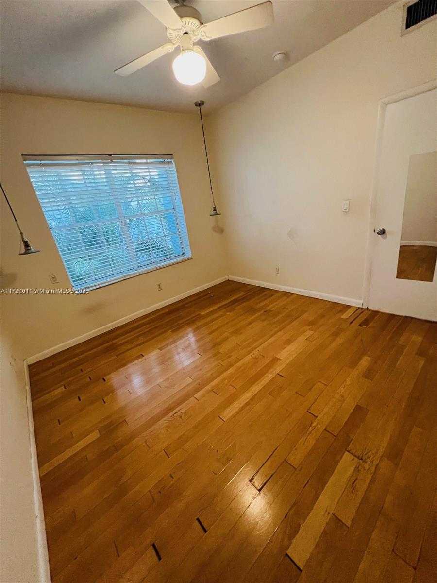 Small Image of 1523 WEST AVE #101, Miami Beach Number 11