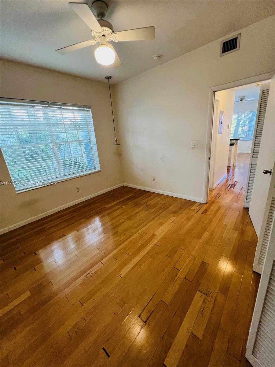 Small Image of 1523 WEST AVE #101, Miami Beach Number 9