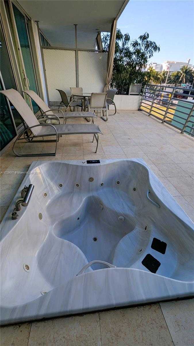Small Image of 1437 Collins Ave, Miami Beach, FL 33139, USA Number 16