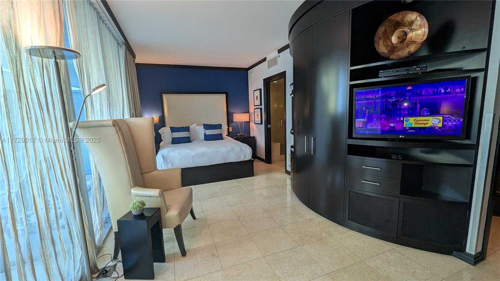 Small Image of 1437 Collins Ave, Miami Beach, FL 33139, USA Number 5
