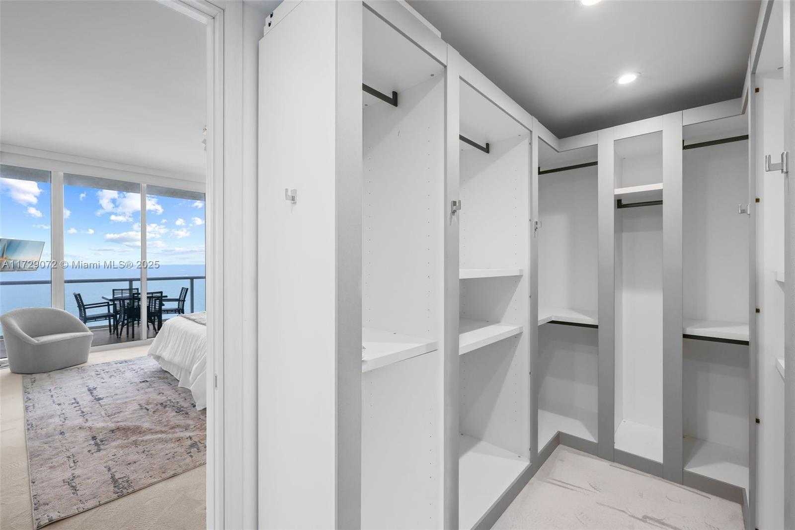 Small Image of 100 SOUTH POINTE DR #2107, Miami Beach Number 22