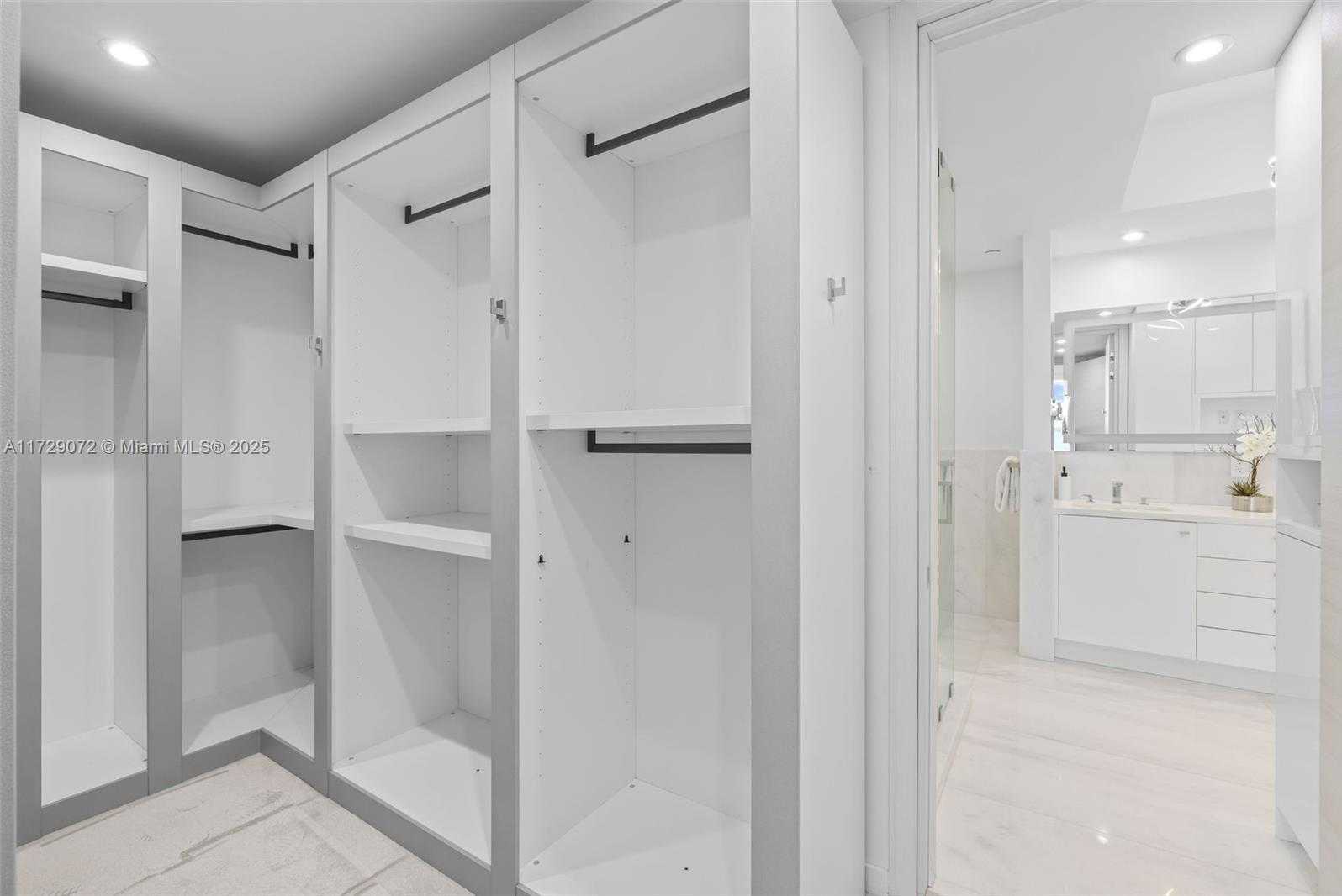 Small Image of 100 SOUTH POINTE DR #2107, Miami Beach Number 23