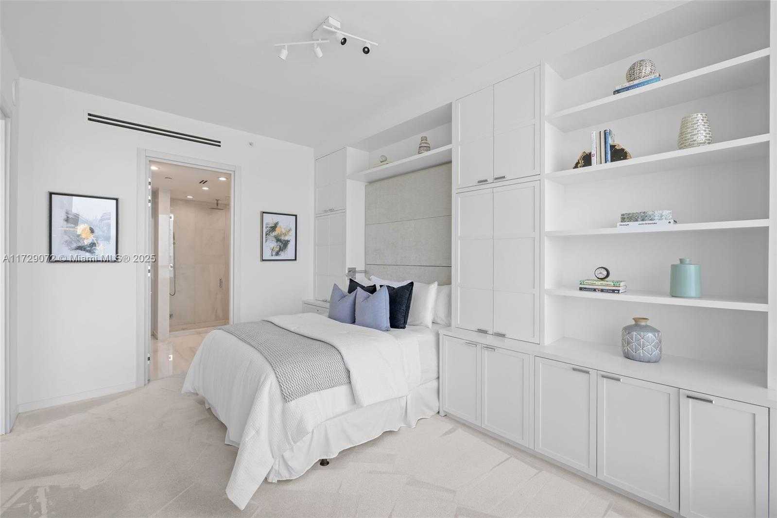 Small Image of 100 SOUTH POINTE DR #2107, Miami Beach Number 29