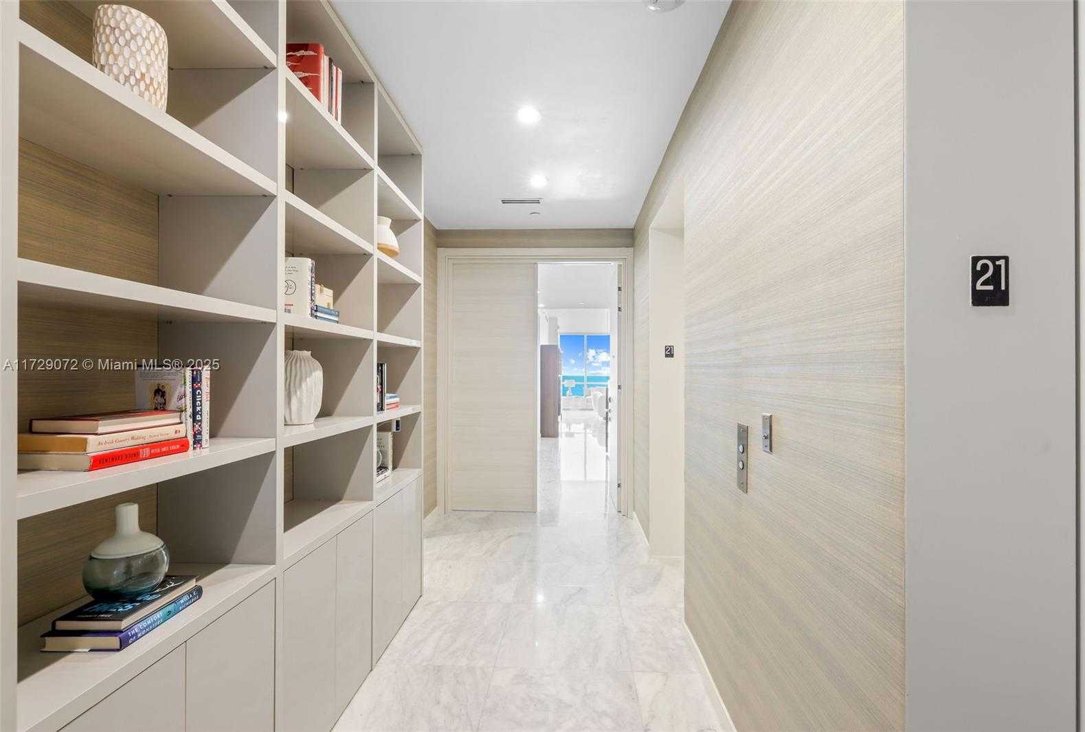 Small Image of 100 SOUTH POINTE DR #2107, Miami Beach Number 3