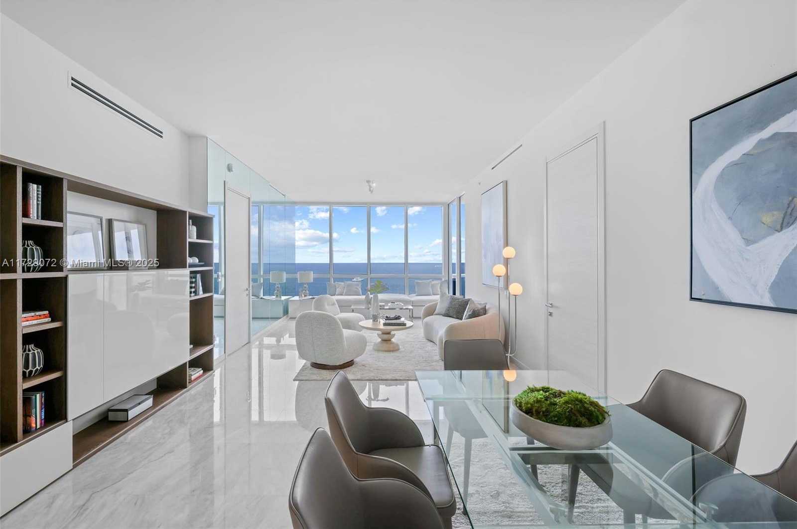 Small Image of 100 SOUTH POINTE DR #2107, Miami Beach Number 9