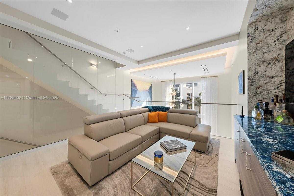 Small Image of 455 NORTH EAST 39TH ST #306, Miami Number 11