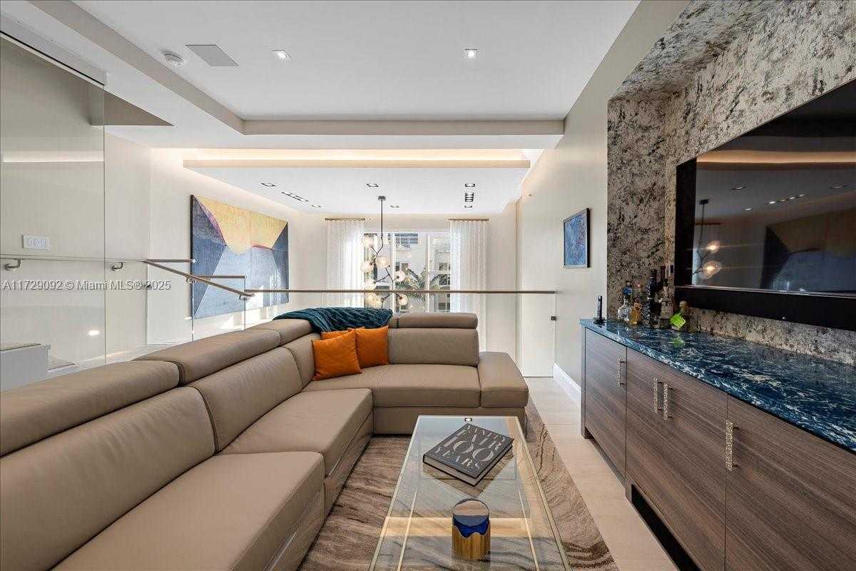 Small Image of 455 NORTH EAST 39TH ST #306, Miami Number 12