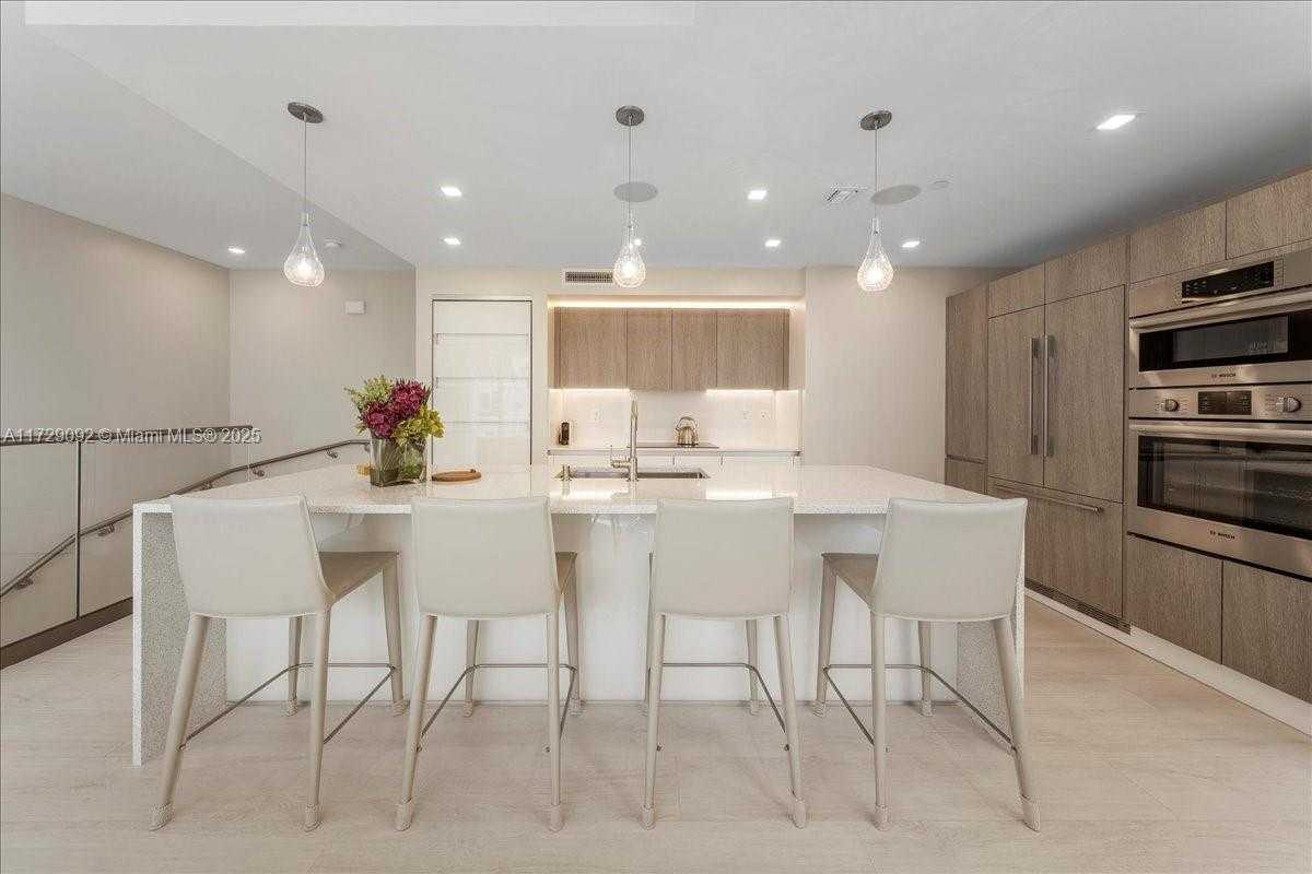 Small Image of 455 NORTH EAST 39TH ST #306, Miami Number 4