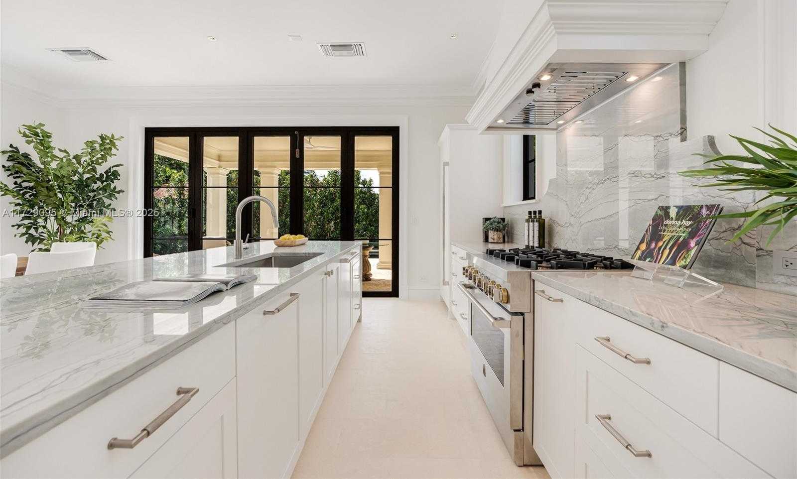 Small Image of 3518 SEGOVIA ST, Coral Gables Number 12