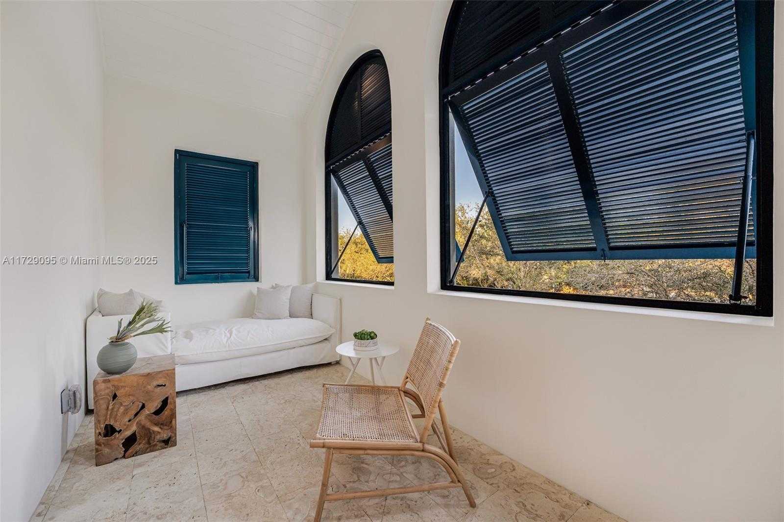 Small Image of 3518 SEGOVIA ST, Coral Gables Number 17