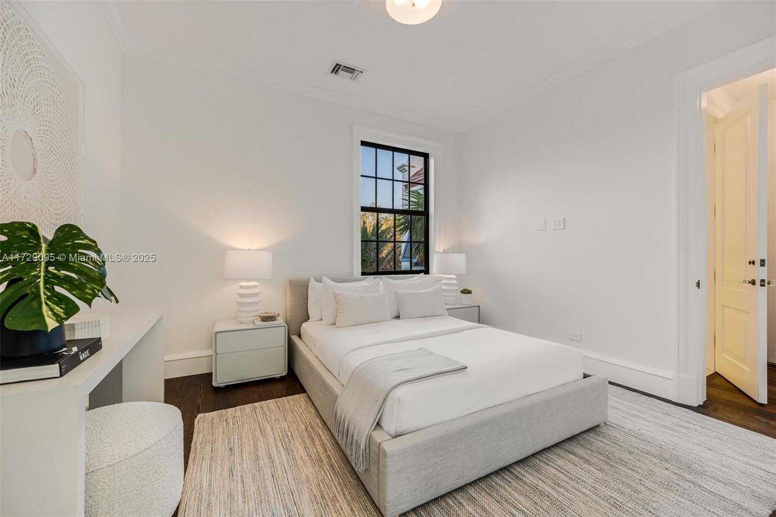 Small Image of 3518 SEGOVIA ST, Coral Gables Number 19