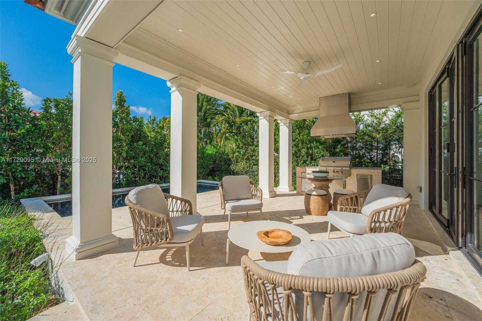 Small Image of 3518 SEGOVIA ST, Coral Gables Number 6