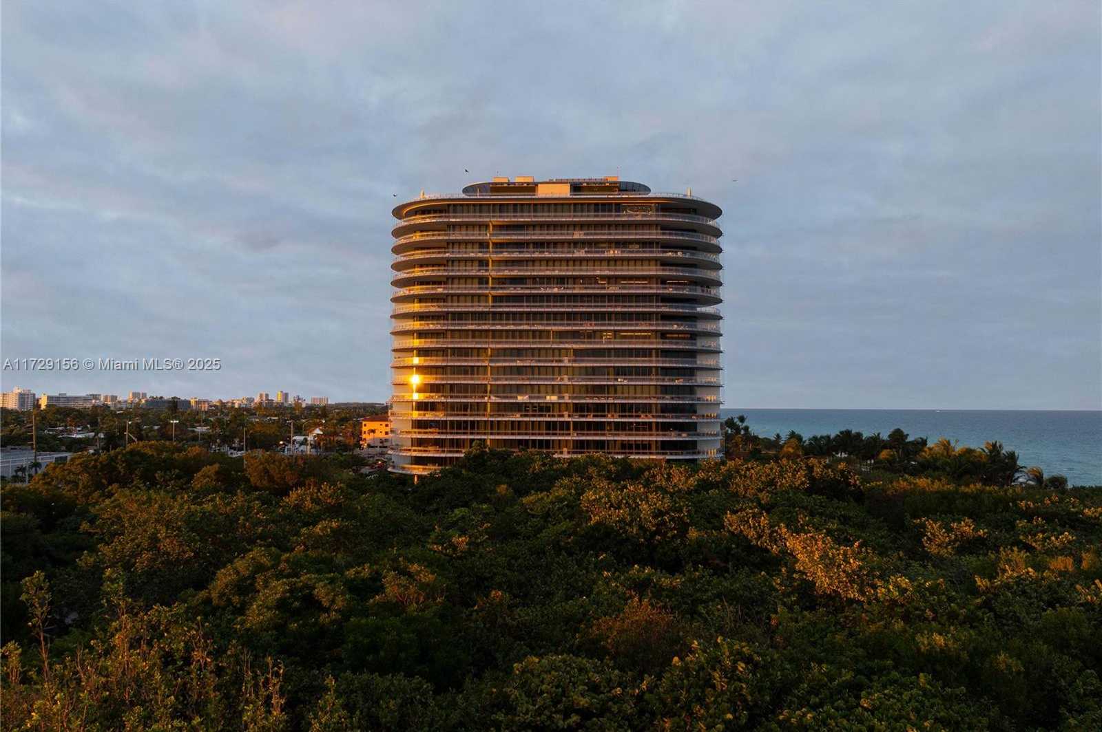Small Image of 8701 COLLINS AVE #902, Miami Beach Number 14