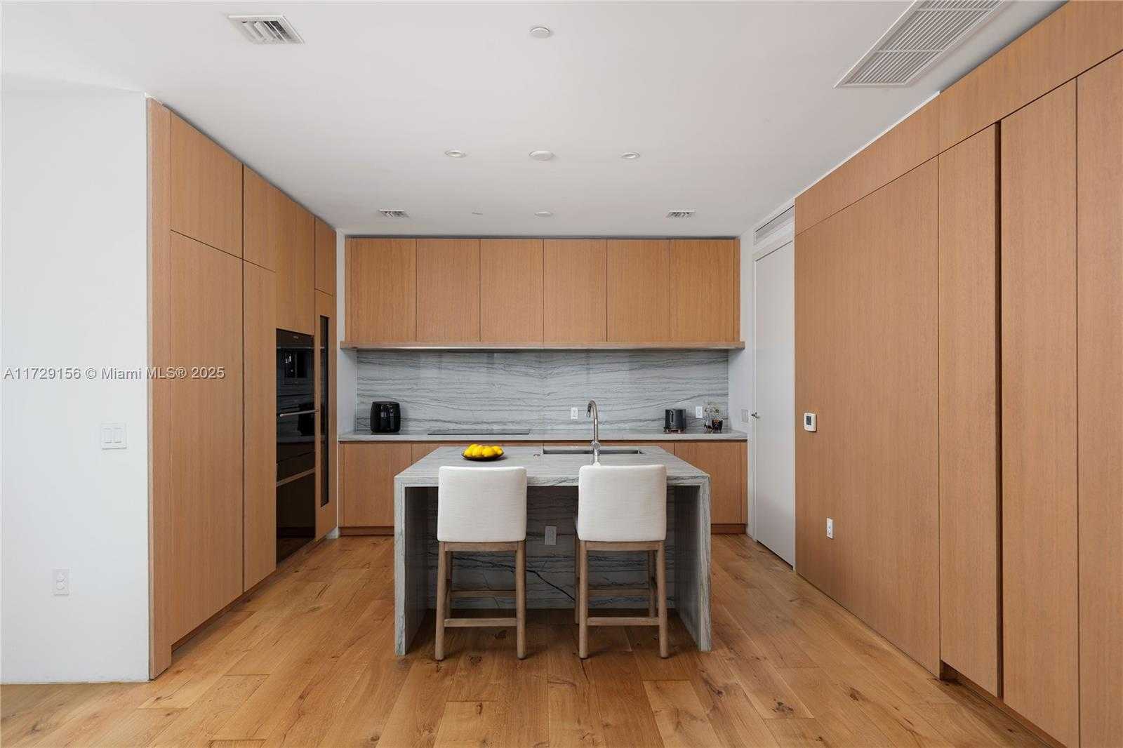Small Image of 8701 COLLINS AVE #902, Miami Beach Number 5