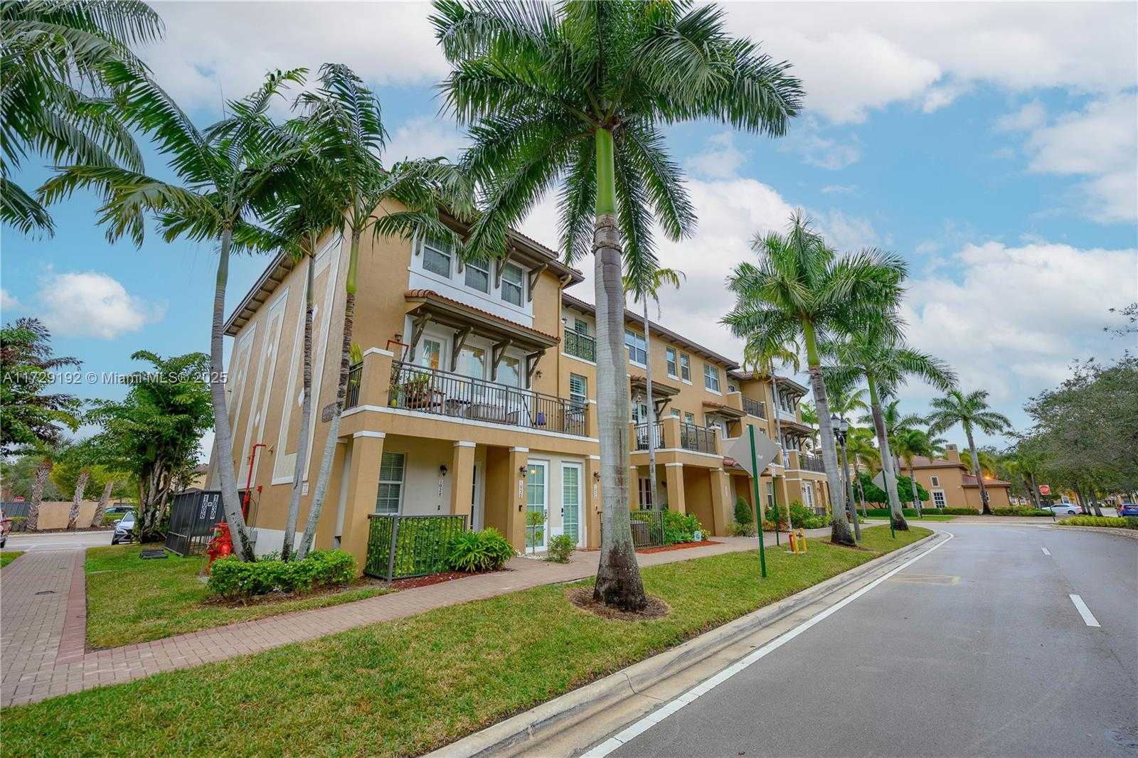 Small Image of 1030 SOUTH WEST 147TH AVE #10610, Pembroke Pines Number 41