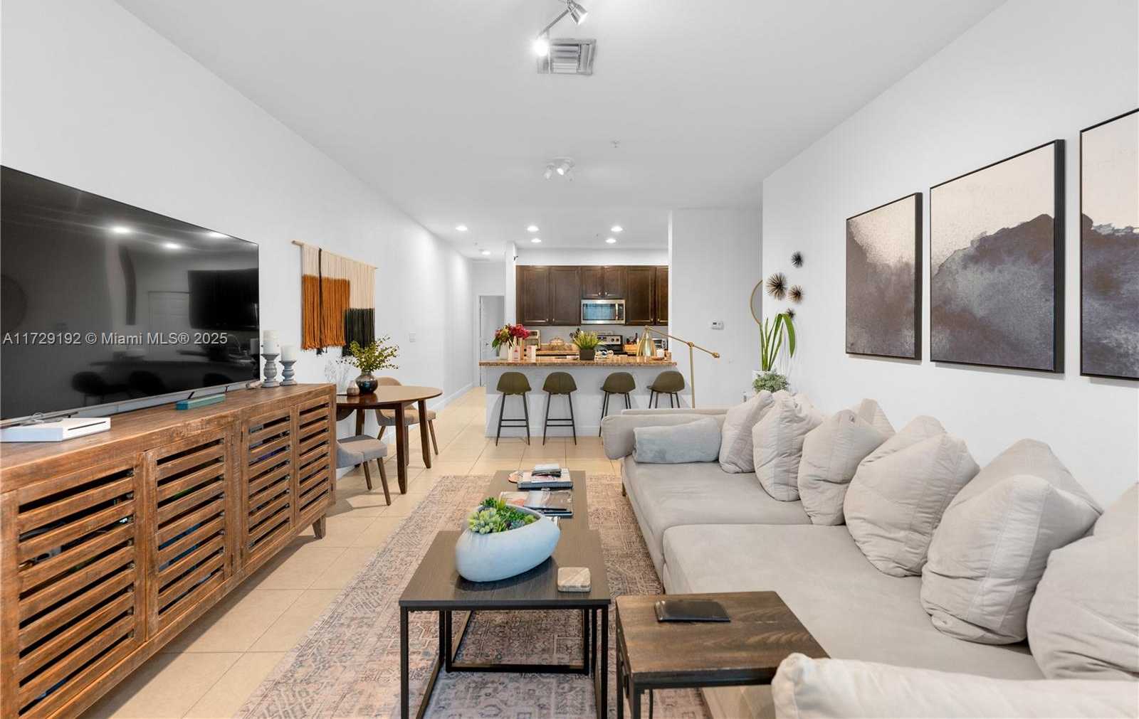 Small Image of 1030 SOUTH WEST 147TH AVE #10610, Pembroke Pines Number 5