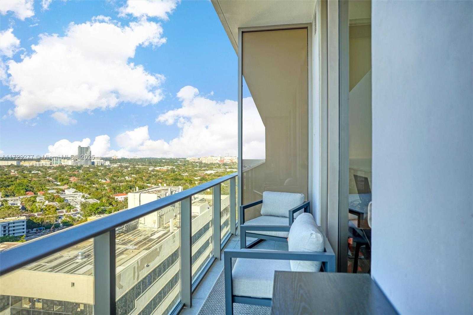 Small Image of 2655 S Bayshore Dr, Miami, FL 33133, USA Number 12
