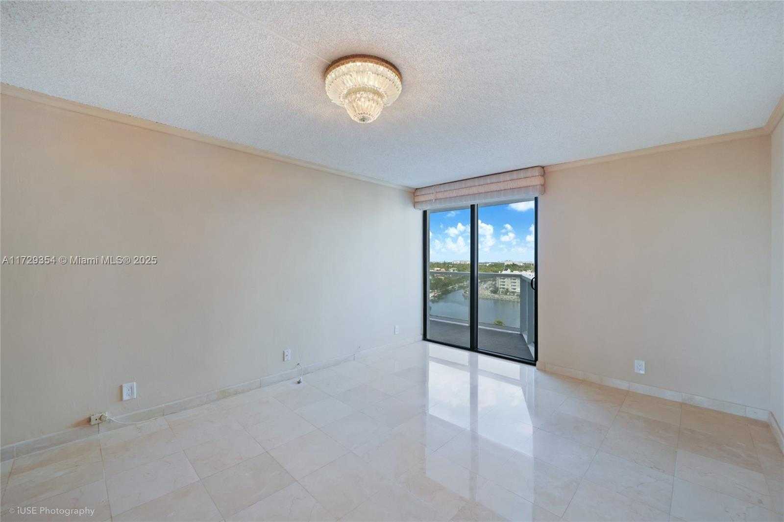 Small Image of 2401 COLLINS AVE #1109, Miami Beach Number 10