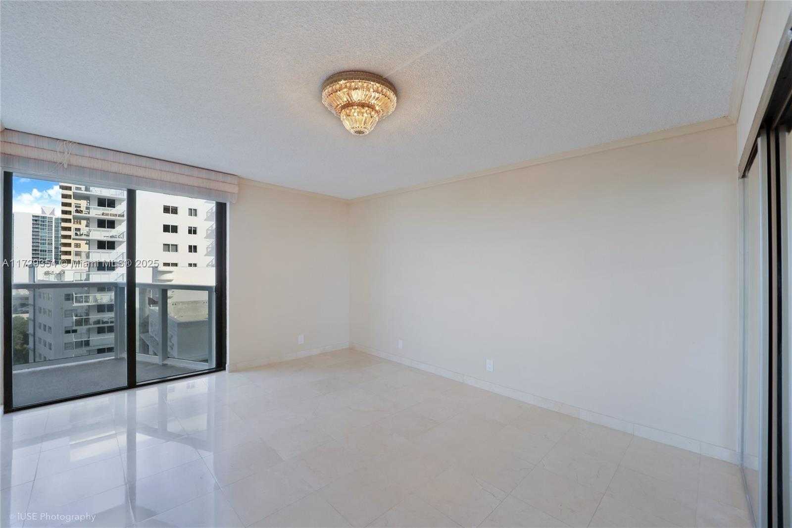 Small Image of 2401 COLLINS AVE #1109, Miami Beach Number 11