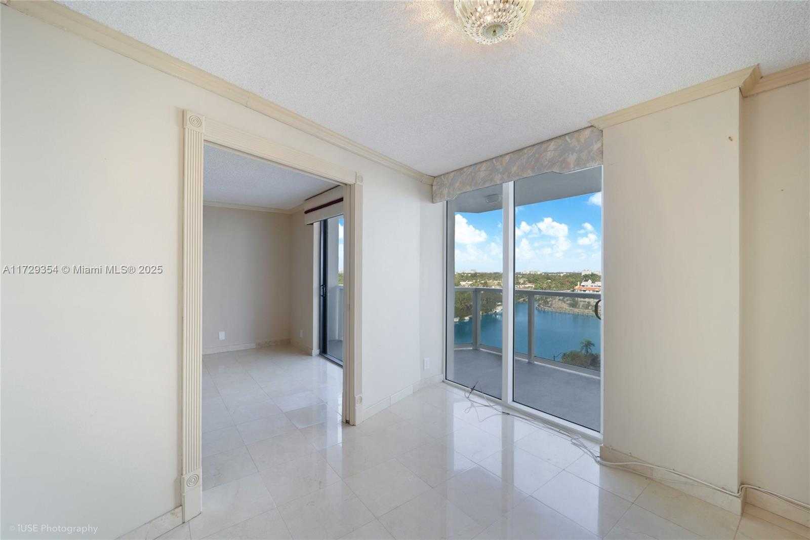 Small Image of 2401 COLLINS AVE #1109, Miami Beach Number 13