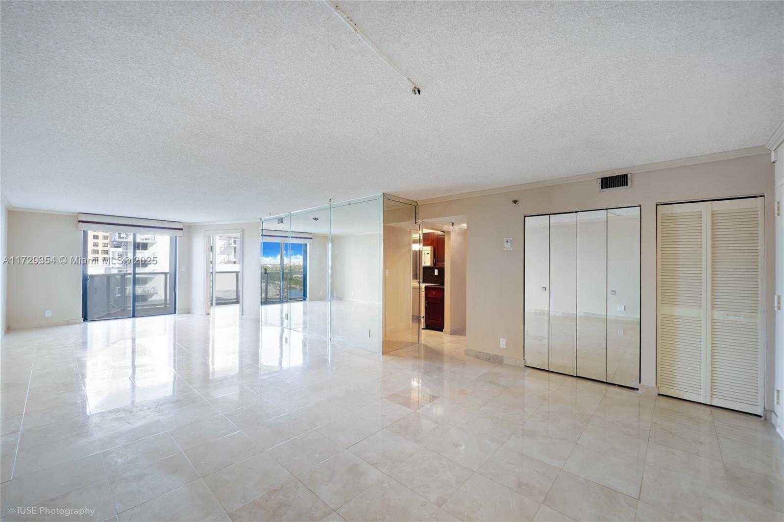 Small Image of 2401 COLLINS AVE #1109, Miami Beach Number 5