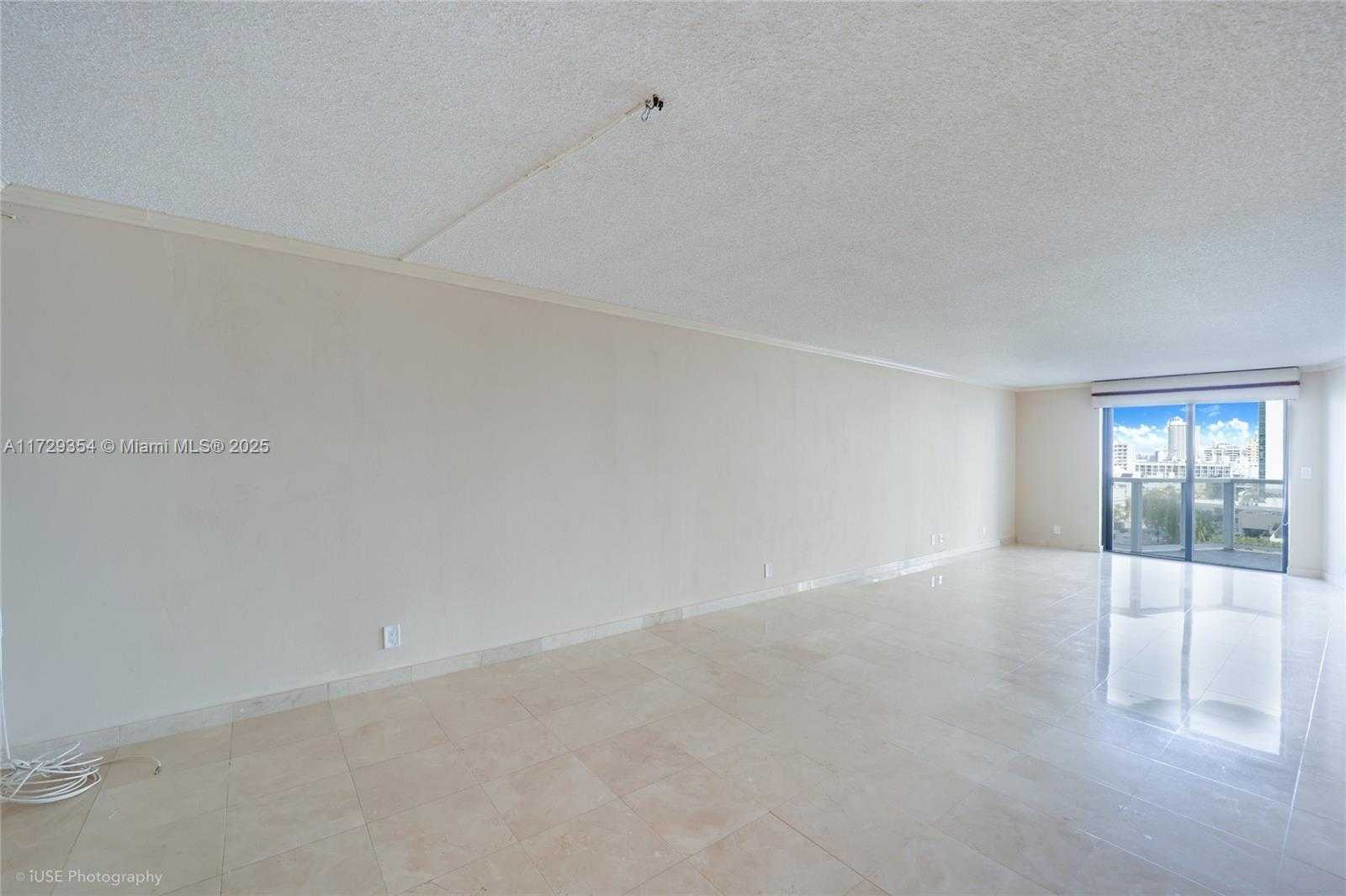 Small Image of 2401 COLLINS AVE #1109, Miami Beach Number 8