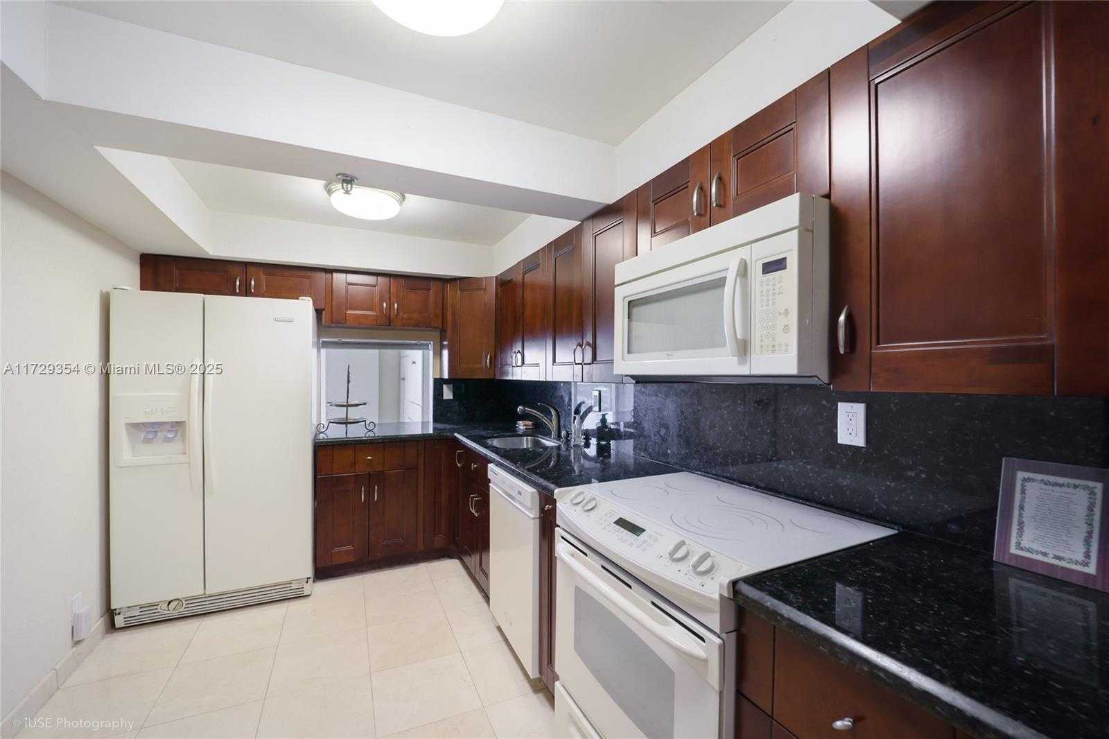 Small Image of 2401 COLLINS AVE #1109, Miami Beach Number 9