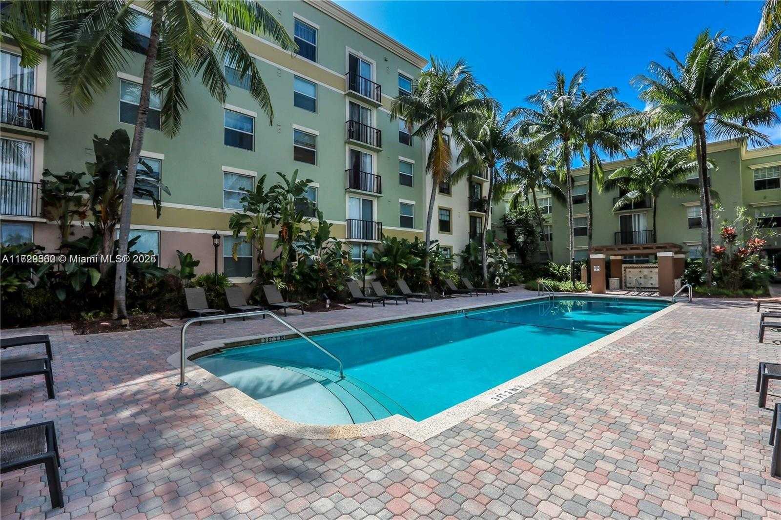 Small Image of 1900 Van Buren St, Hollywood, FL 33020, USA Number 15