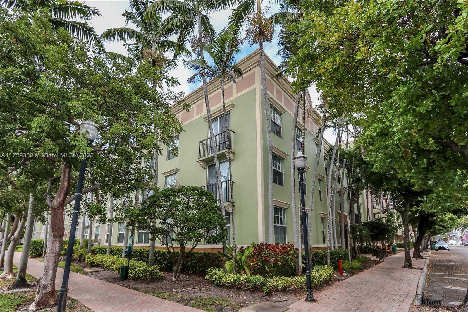 Small Image of 1900 Van Buren St, Hollywood, FL 33020, USA Number 19