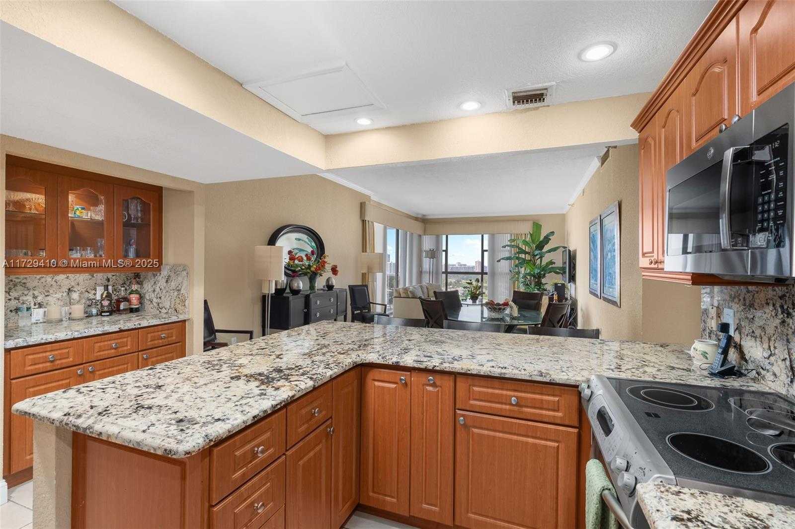 Small Image of 20505 EAST COUNTRY CLUB DR #PH-38, Aventura Number 24