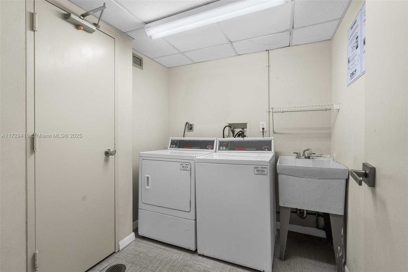 Small Image of 20505 EAST COUNTRY CLUB DR #PH-38, Aventura Number 56