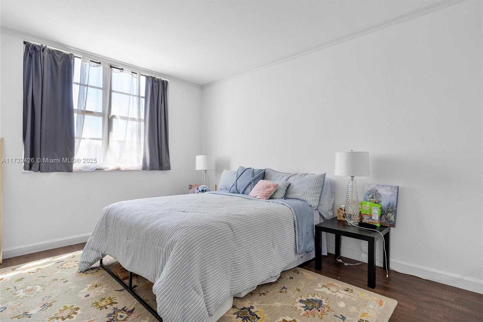 Small Image of 300 BAYVIEW DR #1503, Sunny Isles Beach Number 26