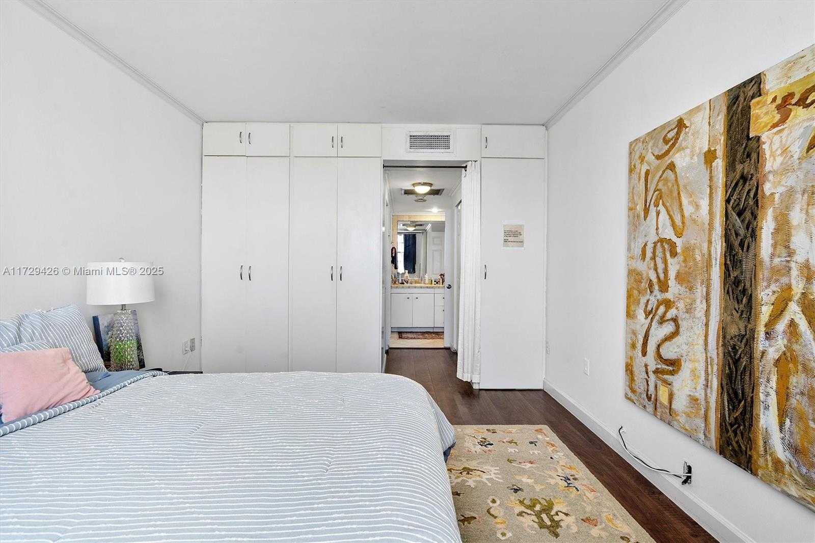 Small Image of 300 BAYVIEW DR #1503, Sunny Isles Beach Number 28