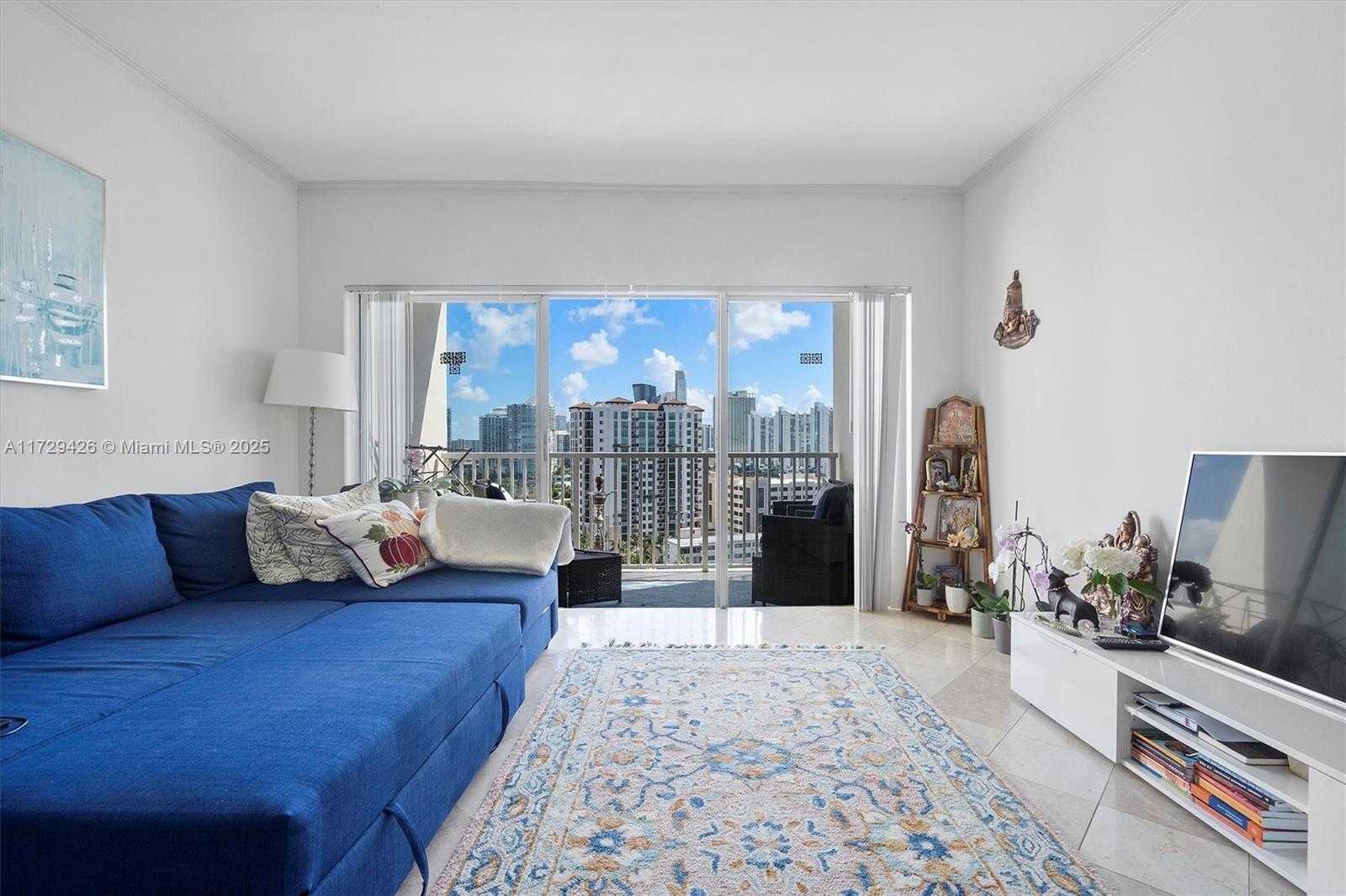 Small Image of 300 BAYVIEW DR #1503, Sunny Isles Beach Number 7